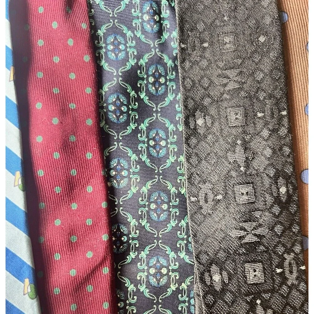 LOT OF 11 Designer Italian Men’s Neck Ties Armani Emilio Pucci Valentino Etro